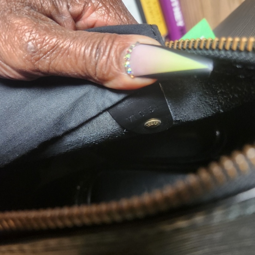 LOUIS VUITTON: Epi black speedy 30 - Picture 7 of 16